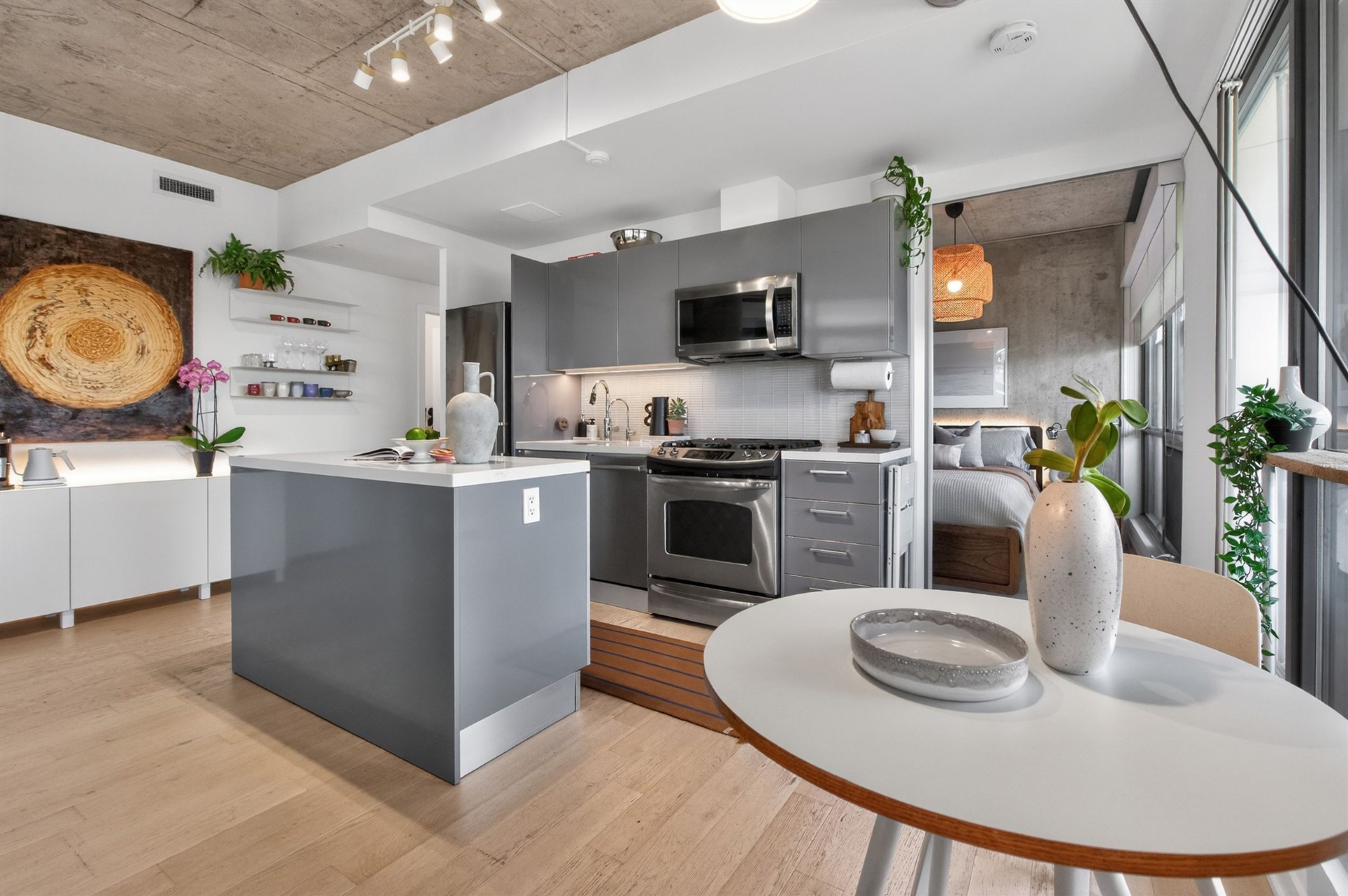 319 Carlaw Avenue Suite 508